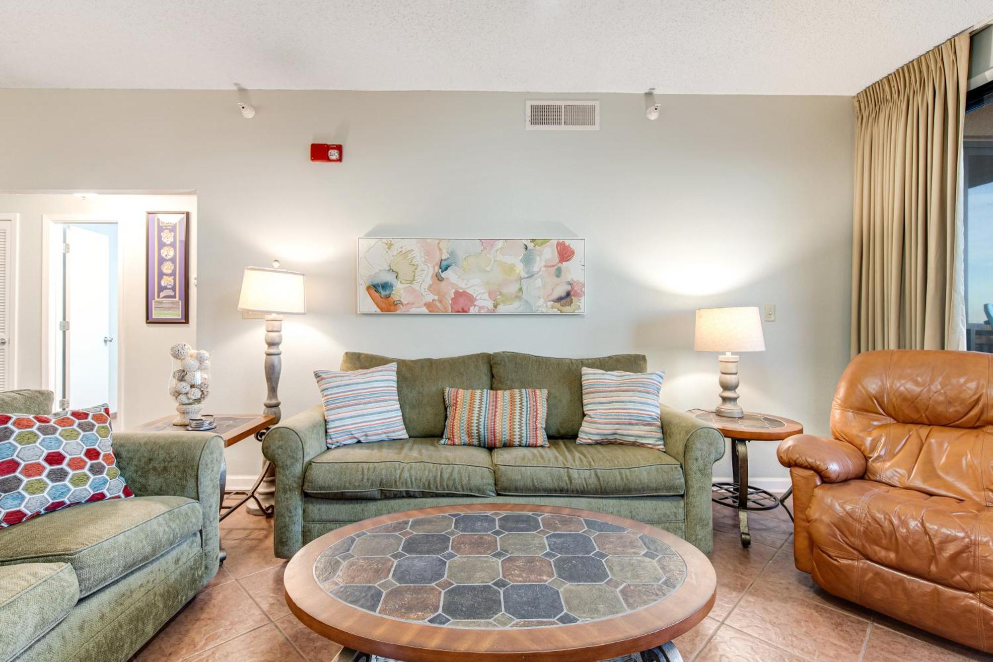 Navarre Towers Condos Room photo
