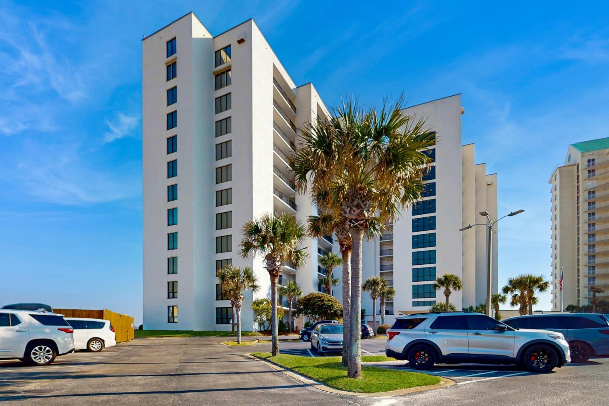 Navarre Towers Condos Room photo