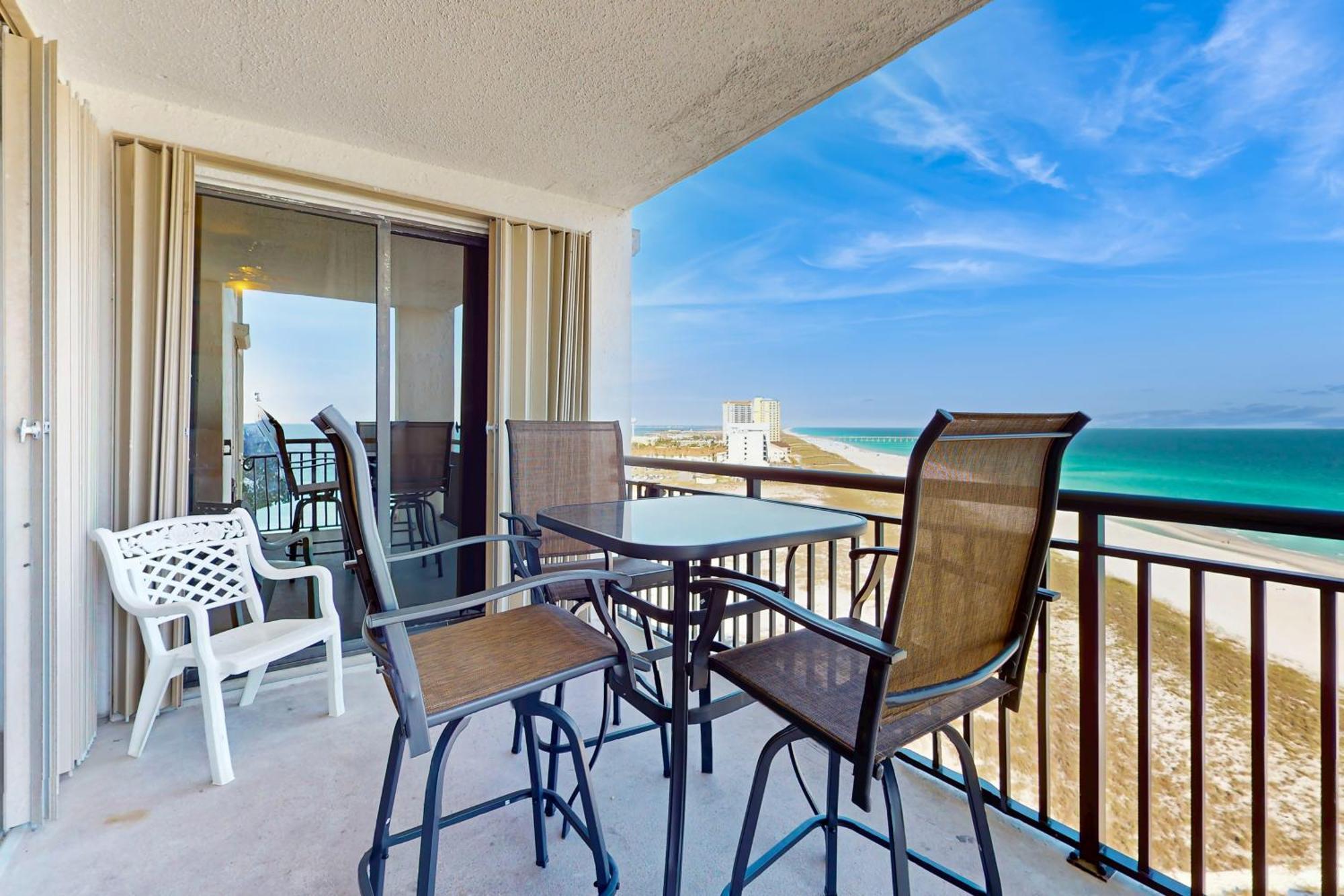 Navarre Towers Condos Room photo