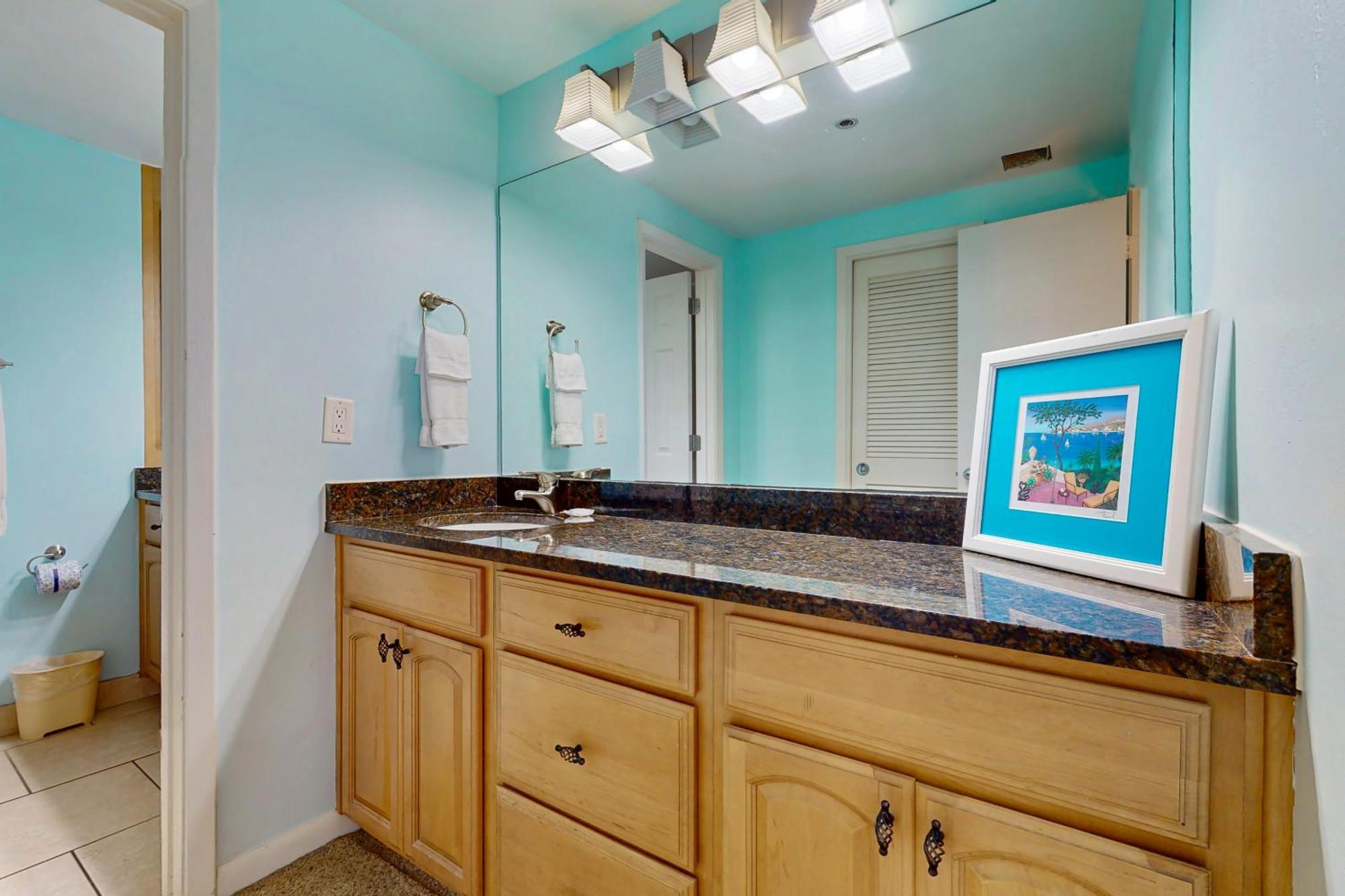 Navarre Towers Condos Room photo
